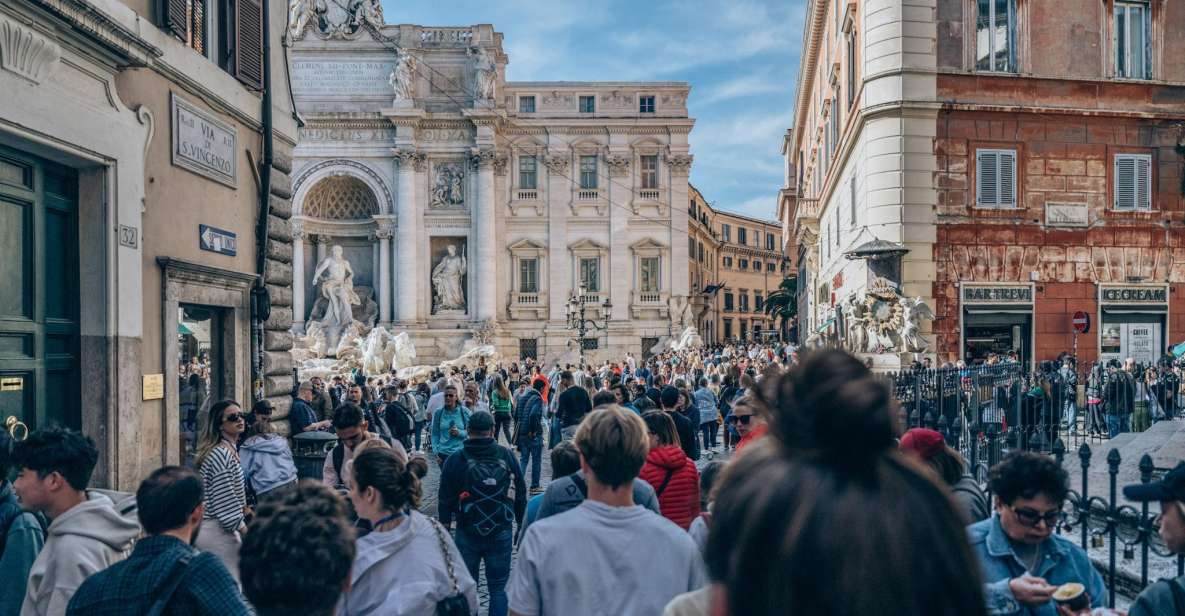 10 Wonders of Rome in 3 hours - Piazza Venezia and the Altar of the Fatherland: big symbolism, quick photos