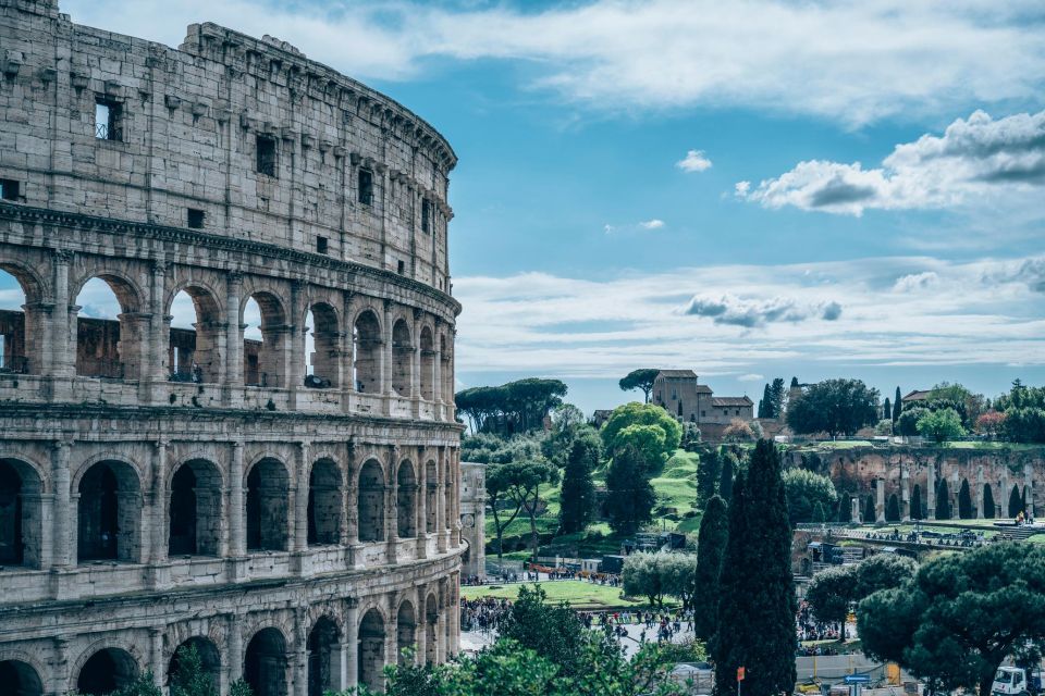 10 Wonders of Rome in 3 hours - Marcus Aurelius Column and Hadrian’s Temple: Rome’s “quiet” anchors