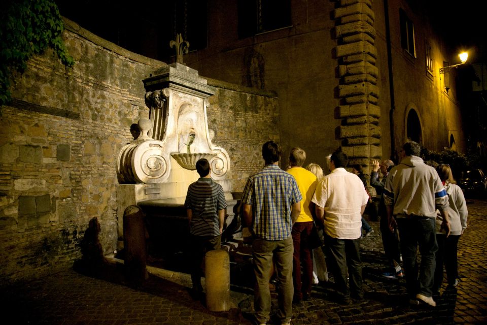 Dark Heart of Rome - Facts, Legend & Mystery Walking Tour - Via Giulia and Piazza Farnese: history with a darker voice