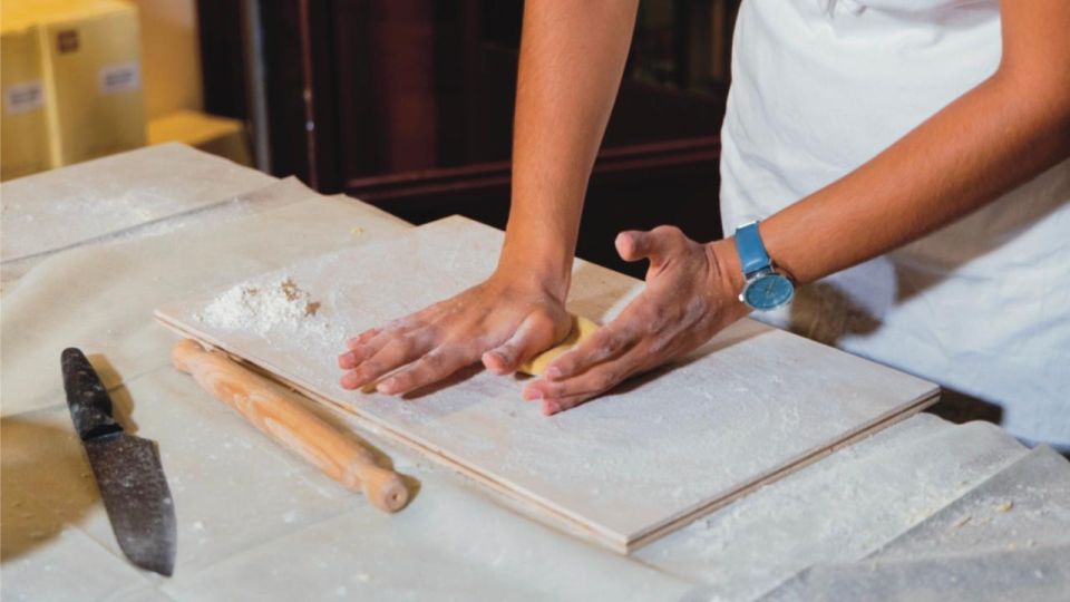 Fettuccine, Ravioli and Tiramisu Pasta Making in Rome - Small details that affect your comfort