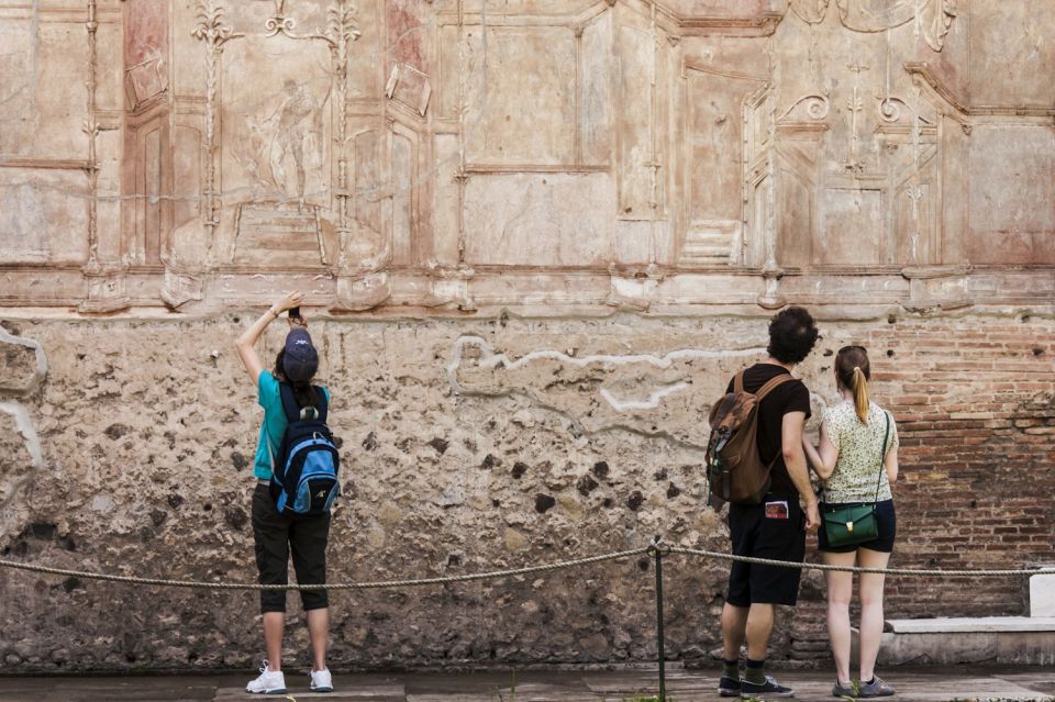 From Rome: Pompeii and Herculaneum by High-Speed Train - Naples Meeting Point: How to Find Your Guide Without Stress