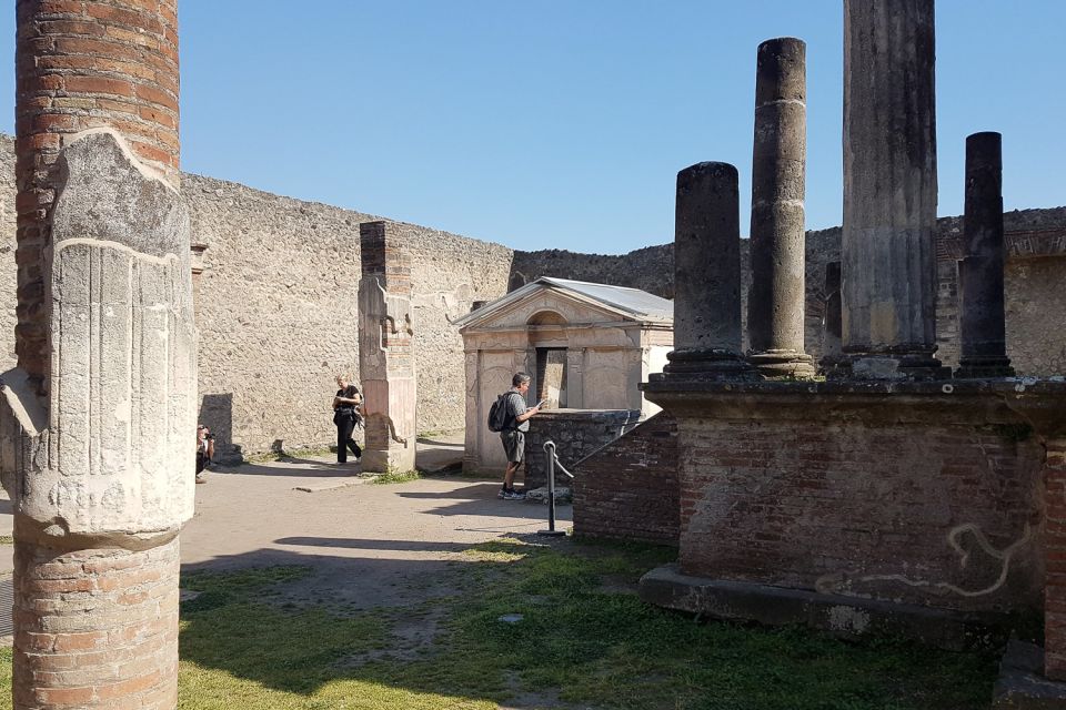 From Rome: Pompeii & Naples Small-Group Day Tour with Lunch - From Rome to Pompeii: the small-group ride that keeps your day moving
