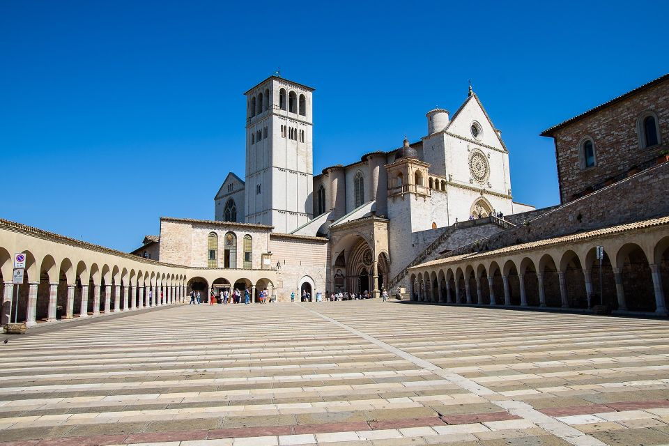 From Rome: Umbria, Assisi and Orvieto Day Tour - The quick breaks en route: short photo moments that reset the day