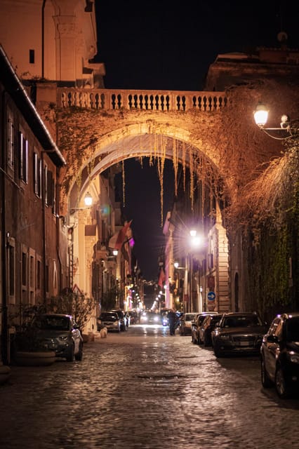 Ghosts, Legends & Mysteries of Rome Tip-Based Walking Tour - Campo de’ Fiori finish: where your night “clicks” into place