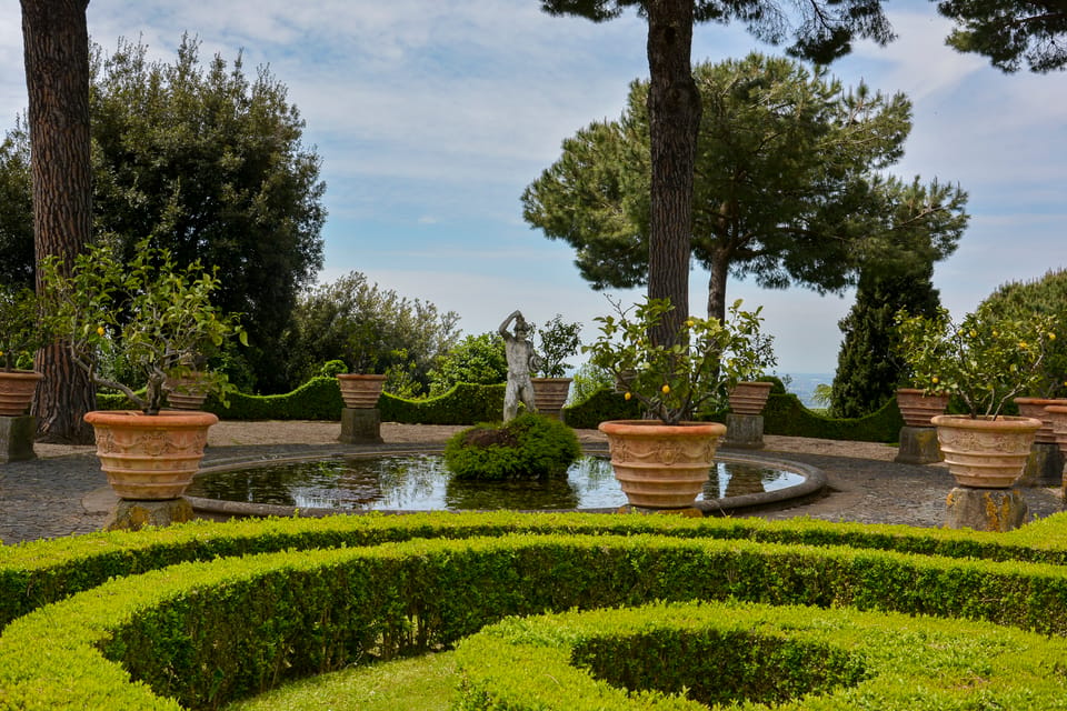 Papal Palace and Secret Garden Ticket and Audio Guide - Using the audio guide in Italian and English without getting lost