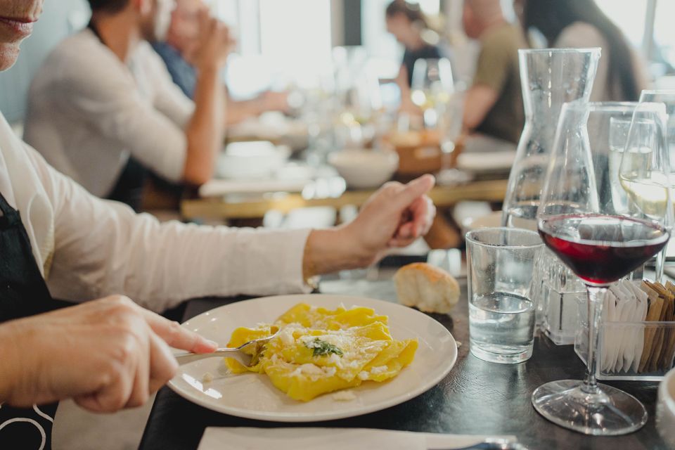 Pasta & Tiramisù making in the heart of Rome - Drinks, Meal Time, and the Rome-Style Food Break
