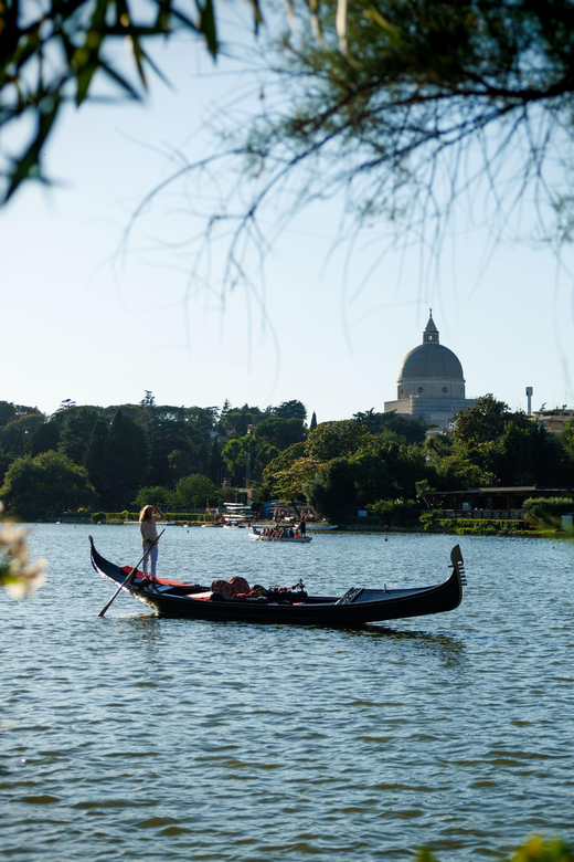Roma: The one and only Roma Gondola tours on the lake! - Key things to know before you go