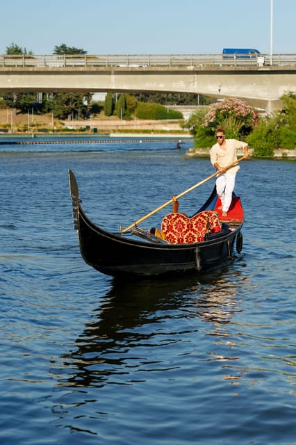 Roma: The one and only Roma Gondola tours on the lake! - What’s Included vs. What Costs Extra (Aperitif Planning)