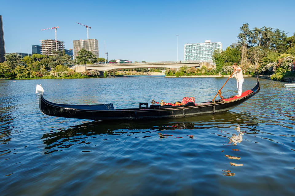 Roma: The one and only Roma Gondola tours on the lake! - Price in Context: Is $39.86 Good Value?