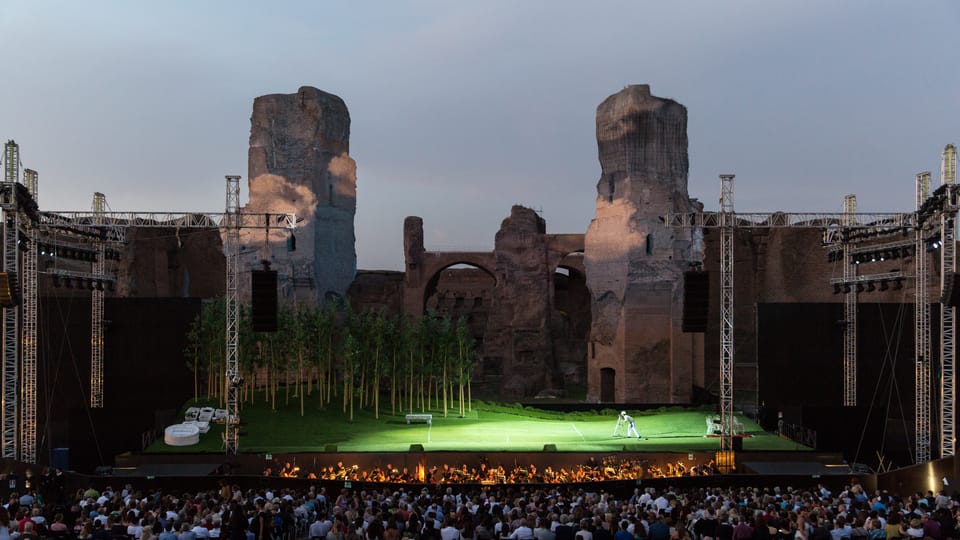 Rome: A Night at the Opera - Baths of Caracalla - On-site vibe: bar drinks and the feel of an open-air performance