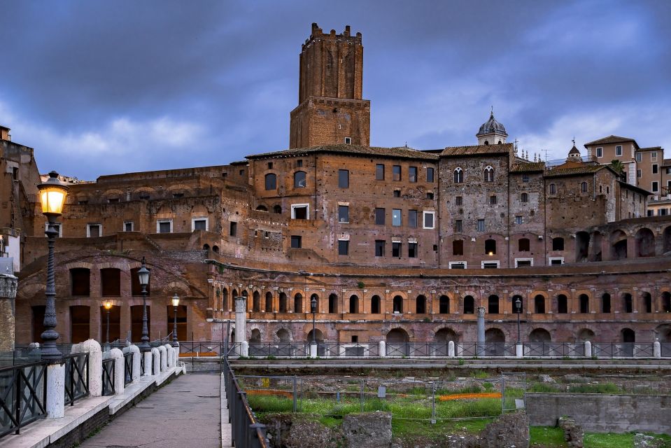 Rome: Best of Colosseum and Roman Forum Guided Tour - Key highlights to look for