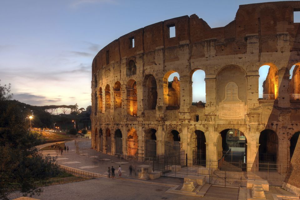 Rome By Night: Small Group E-Bike Tour - Key points at a glance