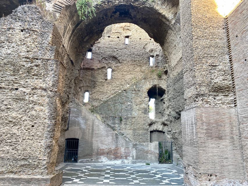 Rome: Caracalla Baths & Circus Maximus — Private or Shared - Languages, headsets, and the feel of the tour