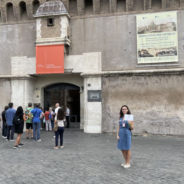 Rome: Castel Sant'Angelo Tour With Skip-the-line Access - Papal corridors and apartments: why the castle feels like a storyline
