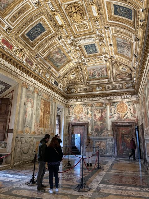 Rome: Castel Sant'Angelo Tour With Skip-the-line Access - St. Angelo Bridge as your orientation moment
