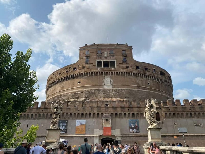 Rome: Castle Sant'Angelo Ticket w/ audioguide option - Rooftop and terrace views: the reason many people time their visit