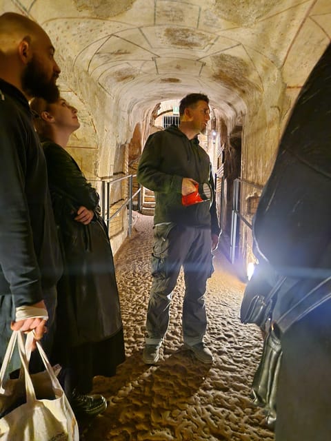 Rome: Catacombs Express ENGLISH Guided Tour - SKIP THE LINE - Burial rites and rituals: the details that make the catacombs make sense