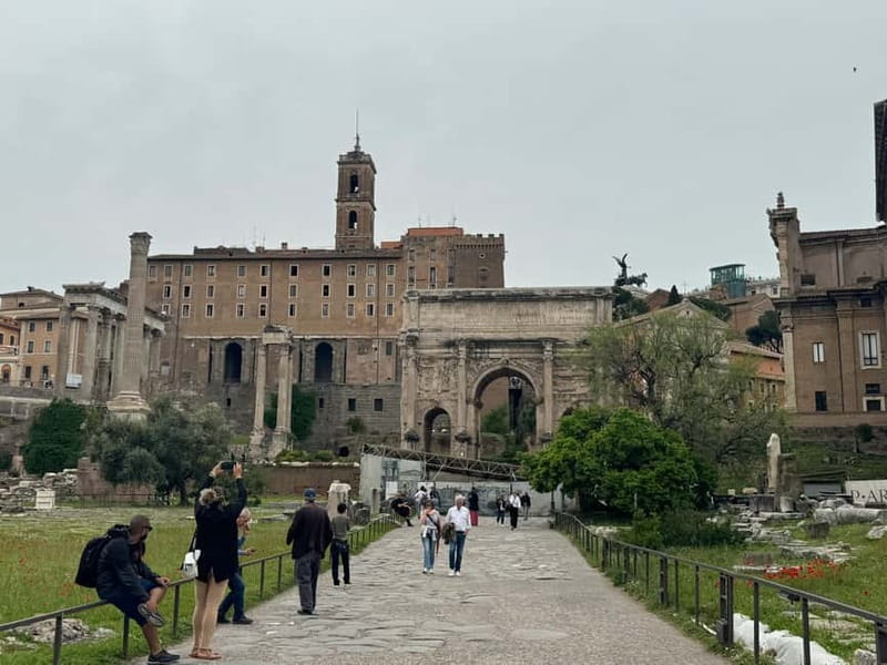Rome: Colosseum, Forum and Palatine Hill - A Live Guide You Can Hear: Headsets, Pacing, and Q&A