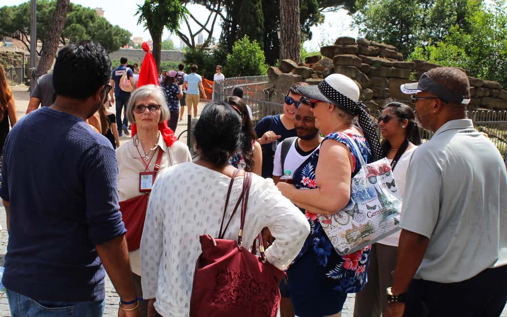 Rome: Colosseum, Roman Forum & Palatine Guided Tour - Palatine Hill: panoramas plus the Beverly Hills of ancient Rome angle