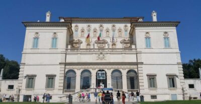Rome: Galleria Borghese Museum Entry Ticket and Guided Tour - Getting to the meeting point: Piazzale Scipione Borghese and your red-flag guide