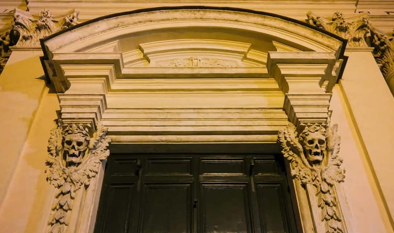 Rome: Ghosts & Bone Crypts Tours: 2 Tours, 1 Discount Ticket - Capuchin Crypts: 3,500 skeletons and the meaning behind the macabre