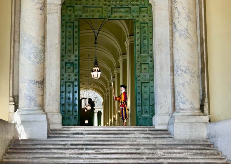 Rome: Guided Tour of St. Peter's Basilica, Grottoes & Square - The “not skip-the-line” reality: timing, lines, and how to protect your energy