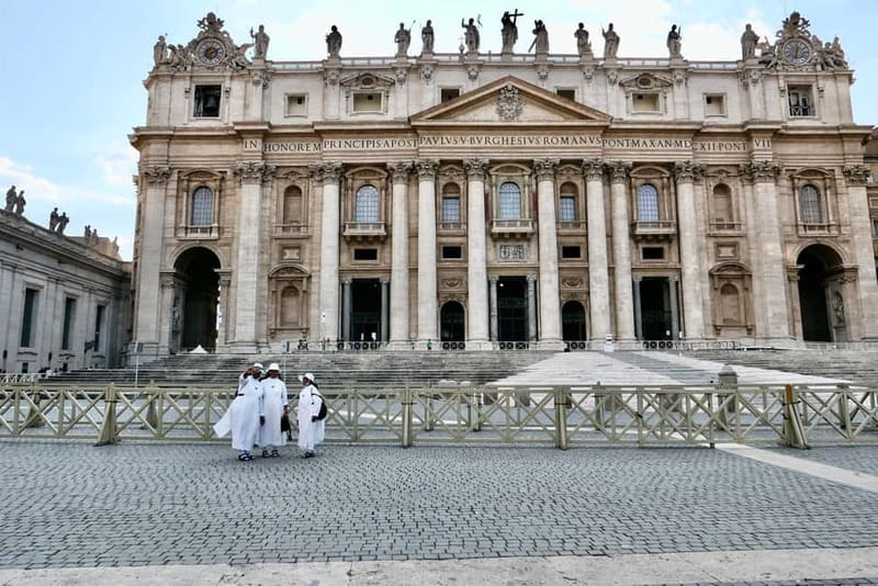 Rome: Guided Tour of St. Peter's Basilica, Grottoes & Square - Who should book this tour—and who might want a different option
