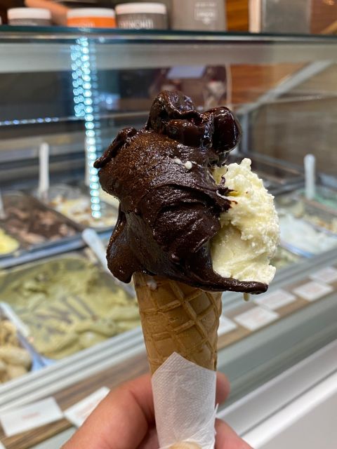 Rome: Night Tour by Golf Cart with Italian Dinner and Gelato - What the guide actually does for you (beyond facts)