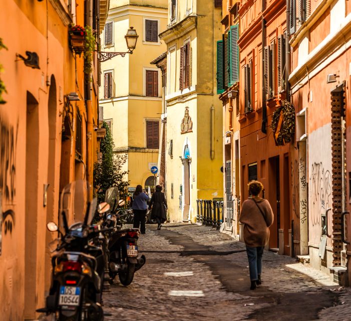 Rome: Private 2-hr Tour of Icons & Hidden Gems with a Local - Pickup, walking pace, and why the meeting point matters
