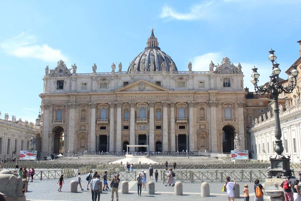 Rome: Private 3-Hour Tour by Chauffeur-Driven Vehicle - Trevi Fountain: catching the moment without a full-day detour