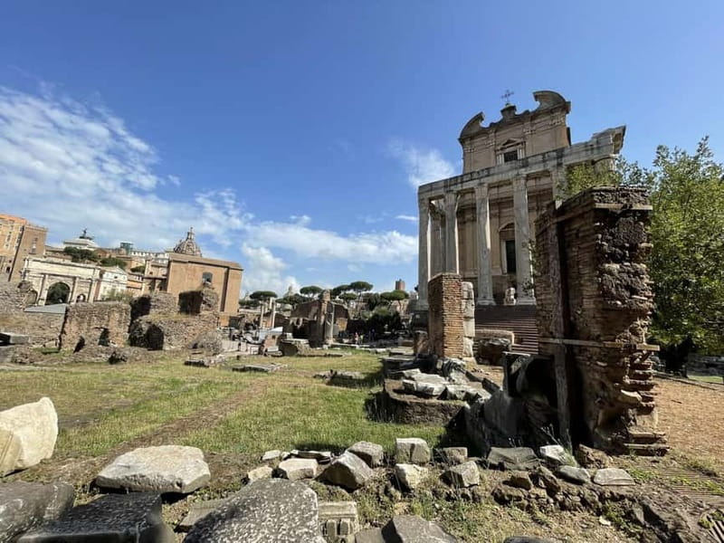 Rome: Roman Forum Myths and Legends Private Guided Tour - Skip-the-line entry and the metal-detector reality