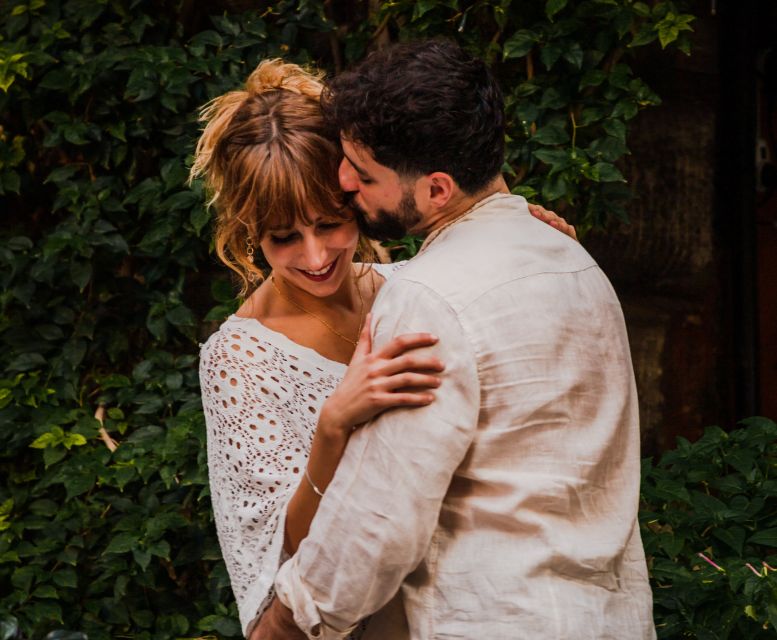 Rome: Romantic Photoshoot for Couples - Why Rome Couples Photos Look Better With a Pro Coach