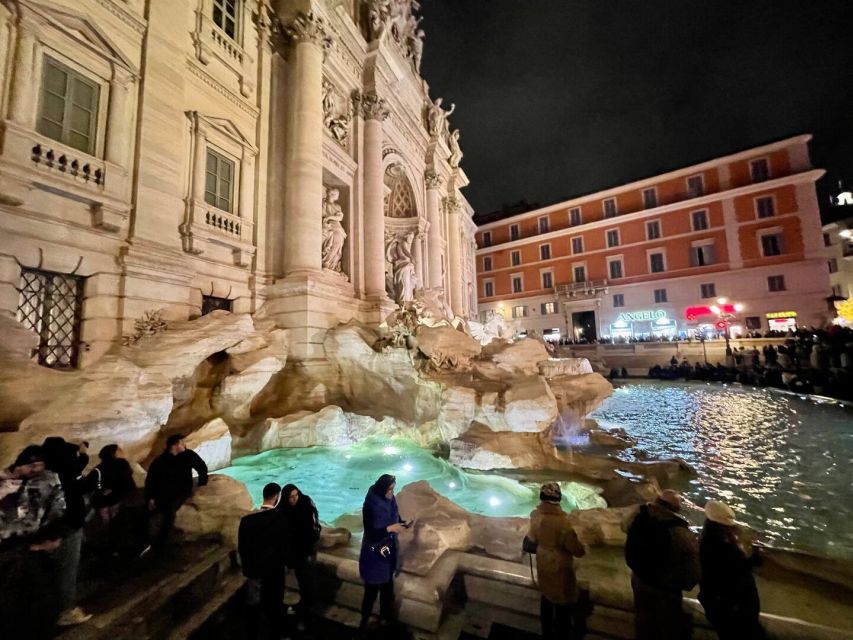 Rome: Spanish Steps, Trevi, Navona and Pantheon Sunset Tour - Piazza Navona after the crowds: fountains, angles, and street energy