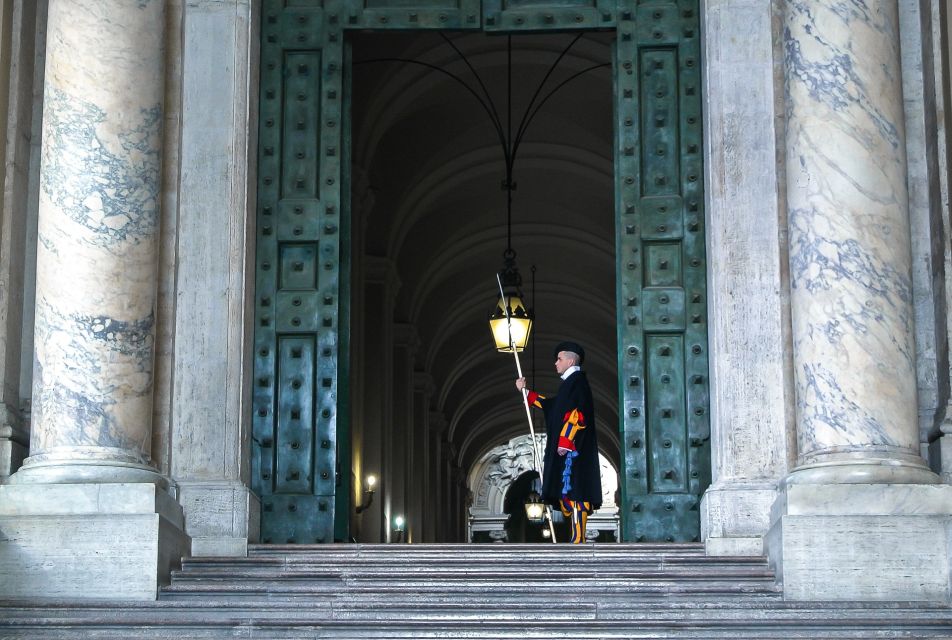 Rome: Vatican & Sistine Chapel Tour + Optional Colosseum - Sistine Chapel: How the Guide Turns 20 Minutes into a Real Memory