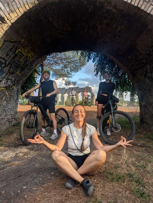 Rome:Appian Way E-bike Tour, Catacombs, Aqueducts & Transfer - Circus of Maxentius and the Tomb of Cecilia Metella: short stops, strong visuals