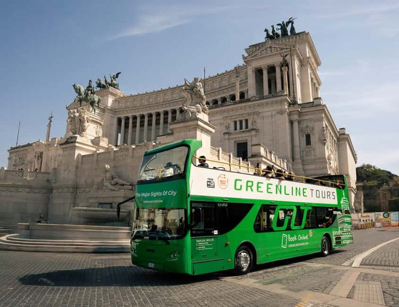 Rome:Hop-On Hop-Off Panoramic Open Bus Ticket 3 Circuits x 1 - Trevi Fountain and the Spanish Steps: using the bus for quick classics