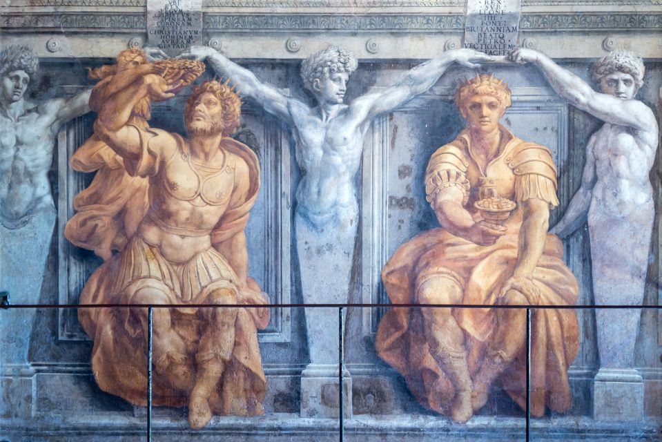 Vatican City: Skip-the-Line Vatican Museums & Sistine Chapel - Raphael Rooms and the Sistine Chapel run: how the guide controls the chaos