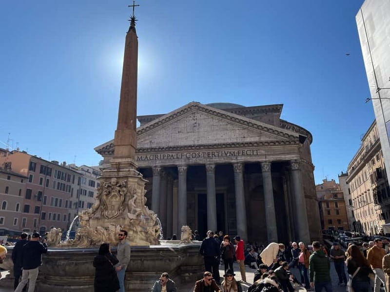 Via Roma: A Journey Through Time - Galleria Sciarra and Vicus Caprarius: The Stops Between the Icons